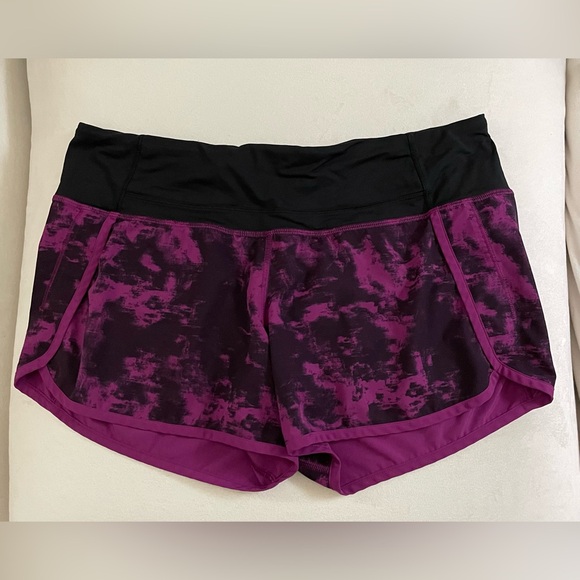 Lululemon Run Times Lined Shorts Plum Black Color Size 8 - Picture 3 of 8